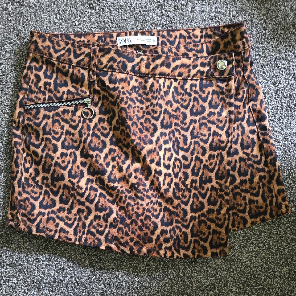 Zara Animal Print Skort with Zipper